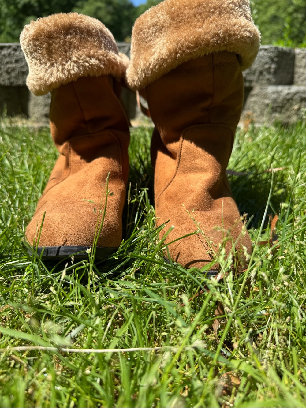 brown boots.